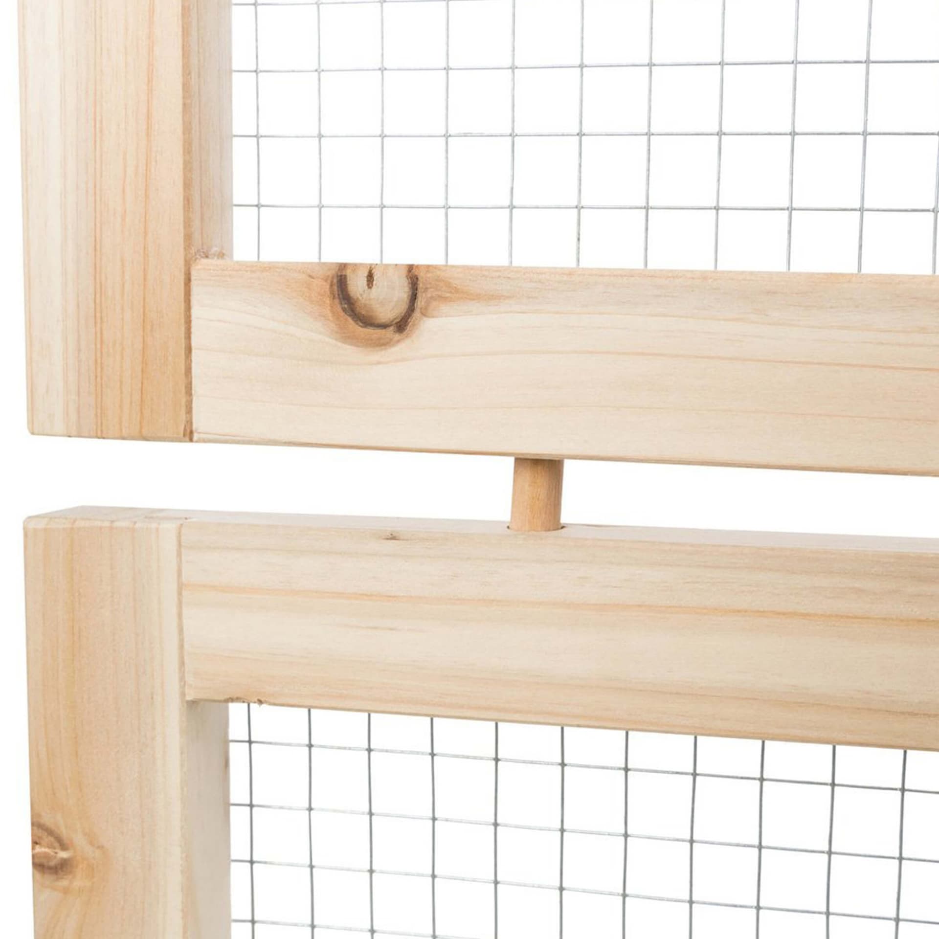 Freilaufgehege für Innen mit Holzrahmen