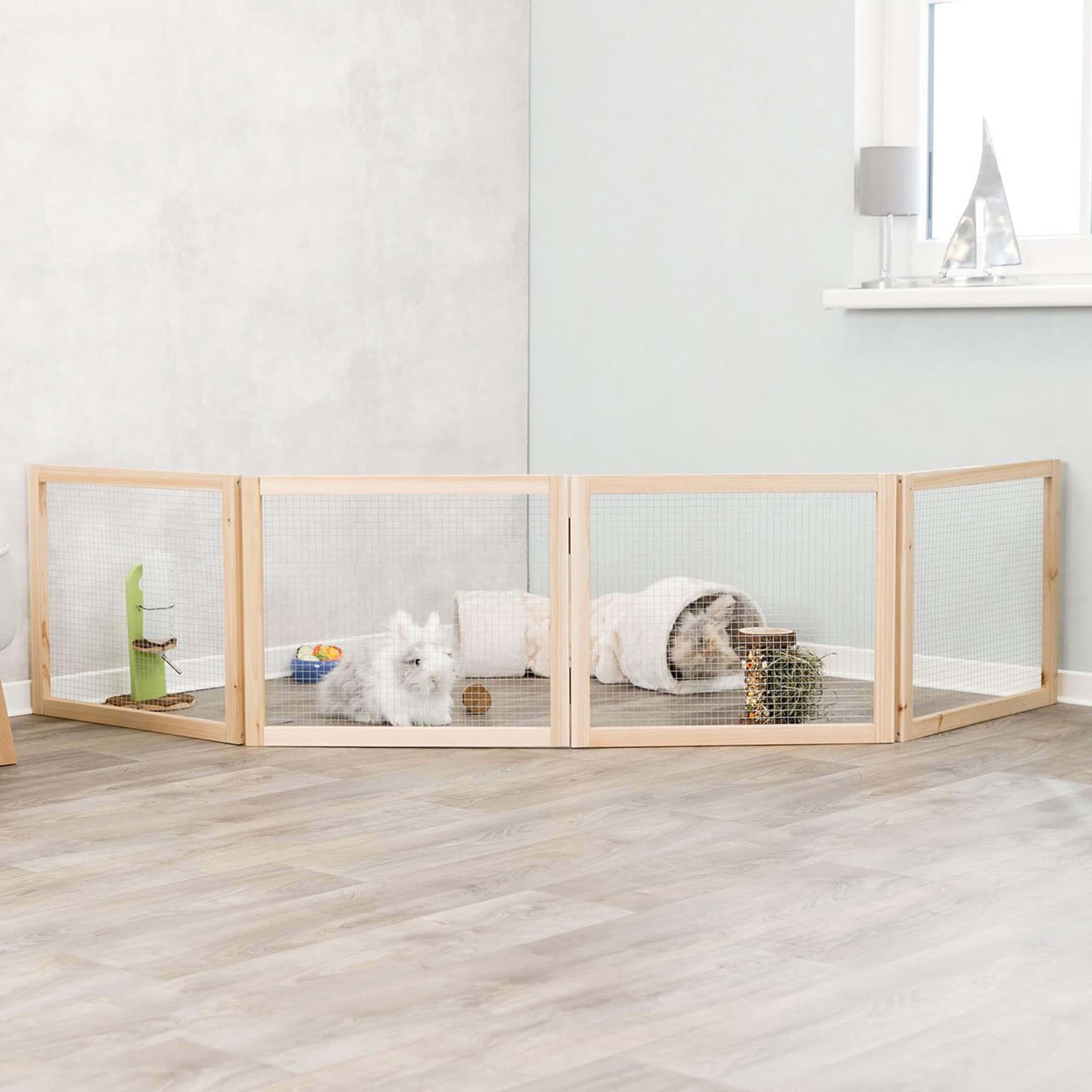 Freilaufgehege für Innen mit Holzrahmen